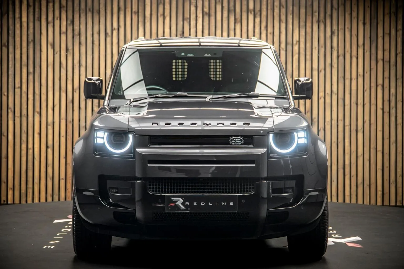 2025 Land Rover Defender 110 Hard Top D350 X-Dynamic HSE, 5/30