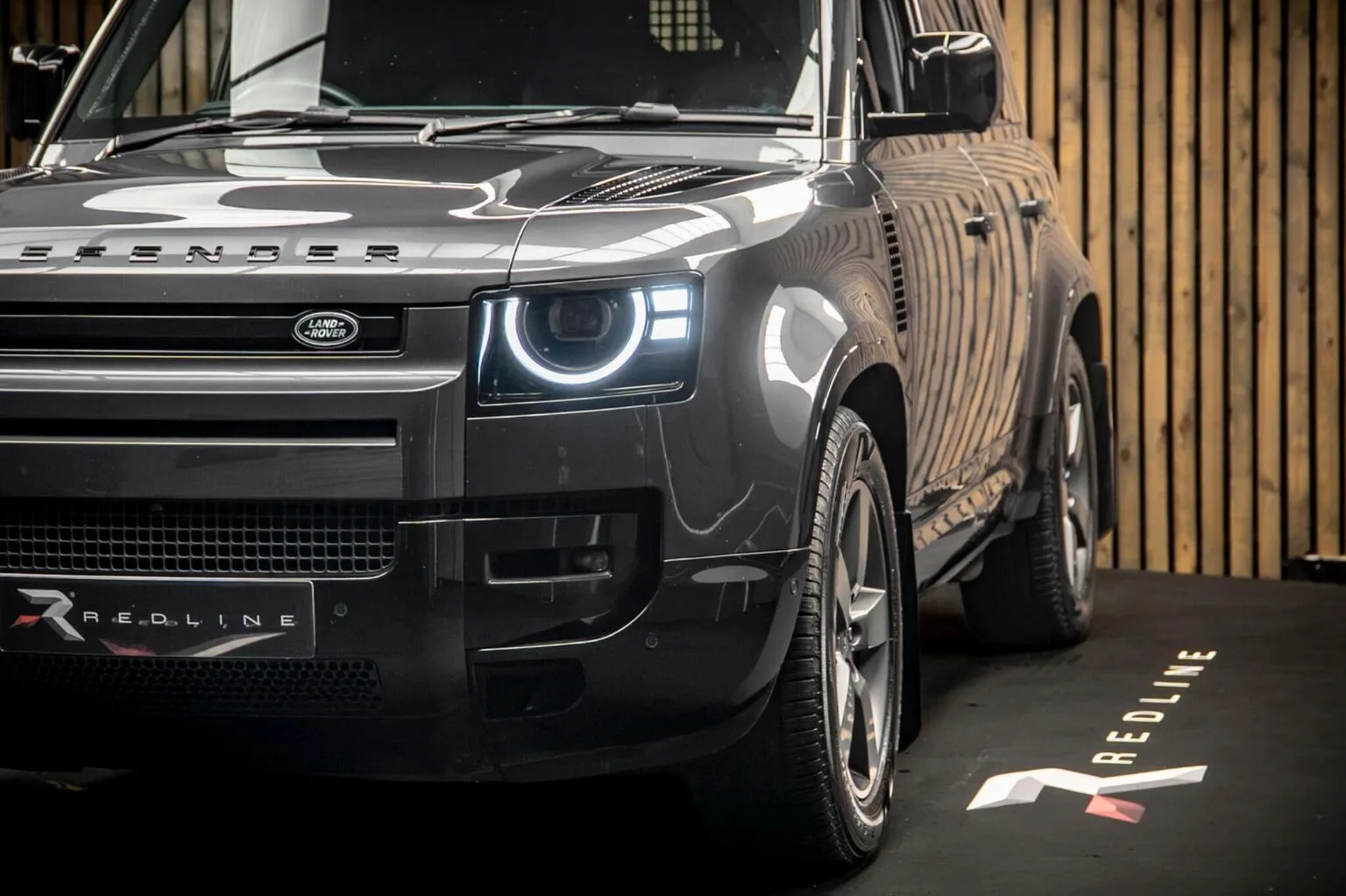 2025 Land Rover Defender 110 Hard Top D350 X-Dynamic HSE, 12/30