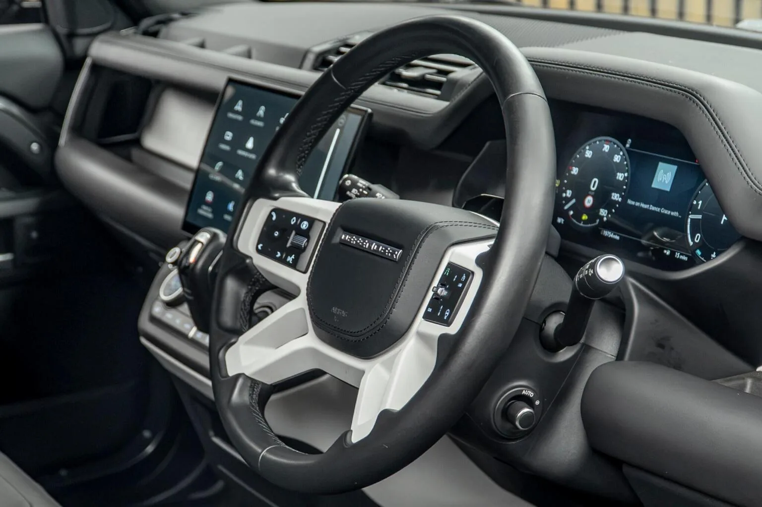 2025 Land Rover Defender 110 Hard Top D350 X-Dynamic HSE, 26/30