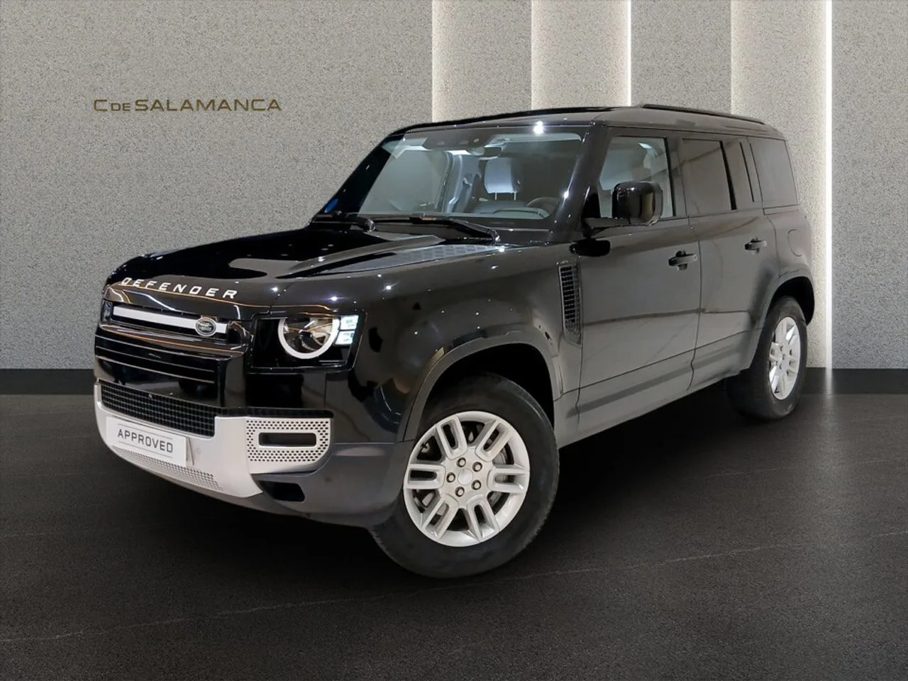 2025 Land Rover Defender angeboten von einem Fachhändler in Madrid, Hauptfoto