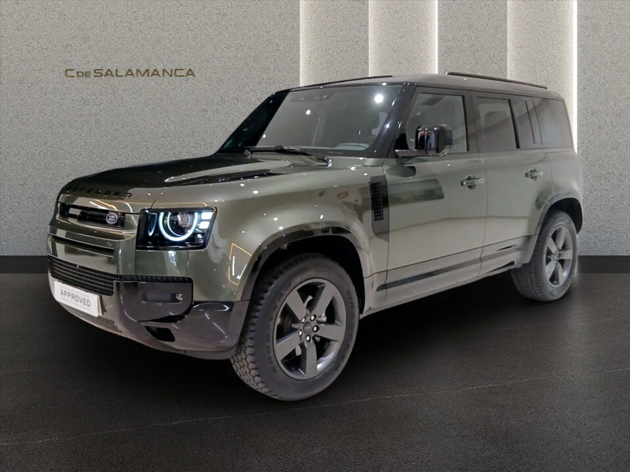 2025 Land Rover Defender angeboten von einem Fachhändler in Madrid, Hauptfoto