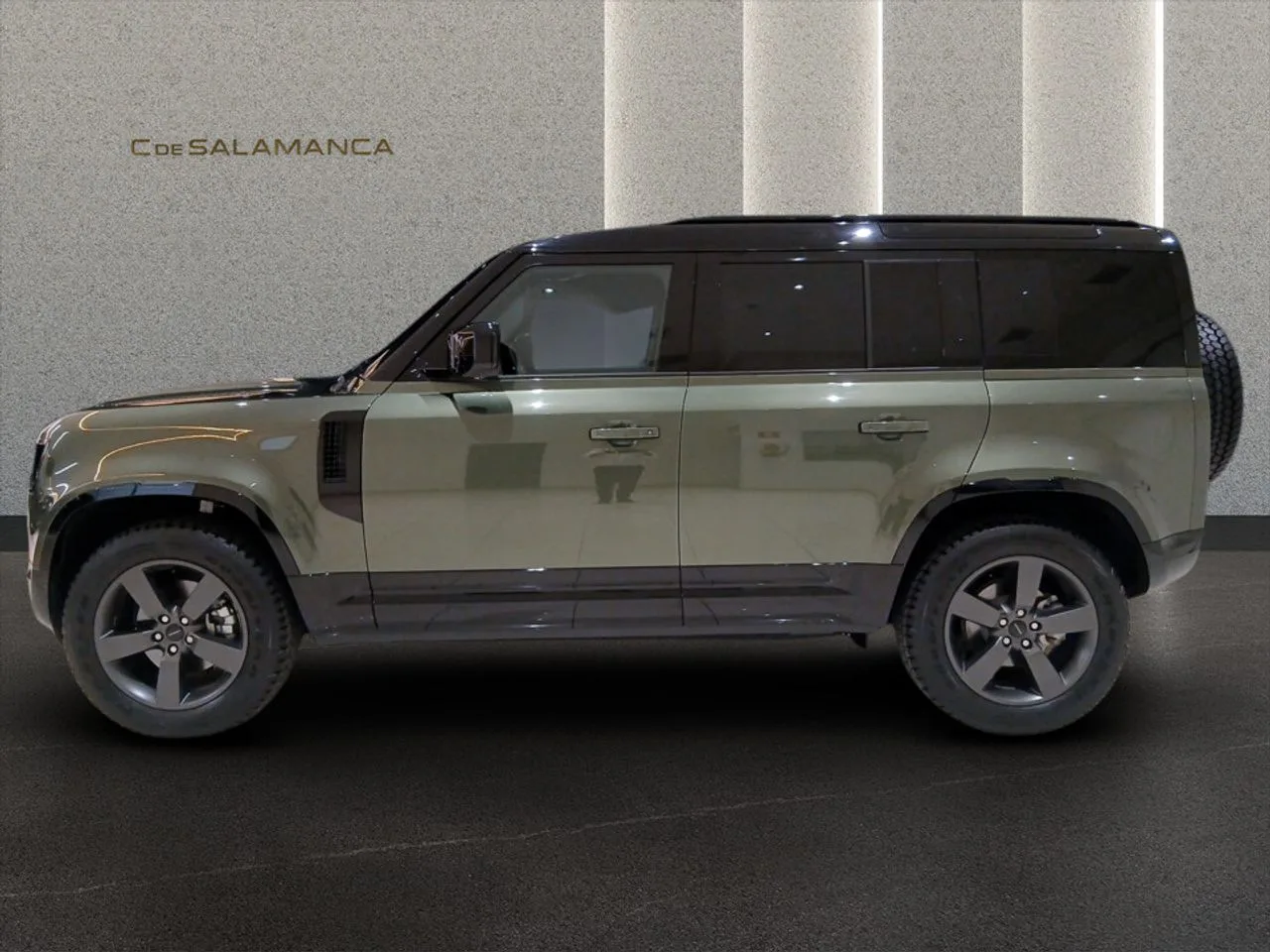 2025 Land Rover Defender, 8/22