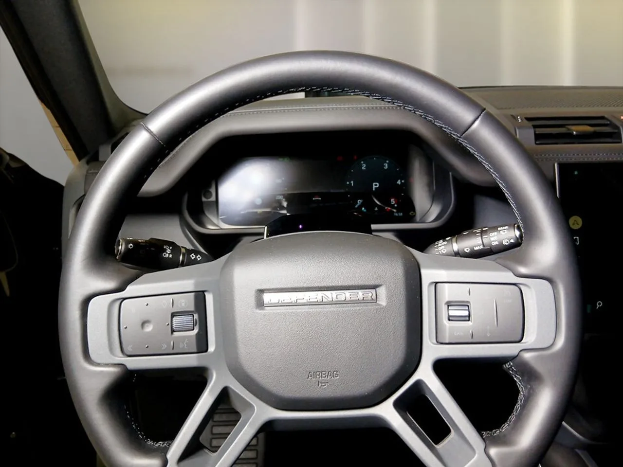 2025 Land Rover Defender, 12/22