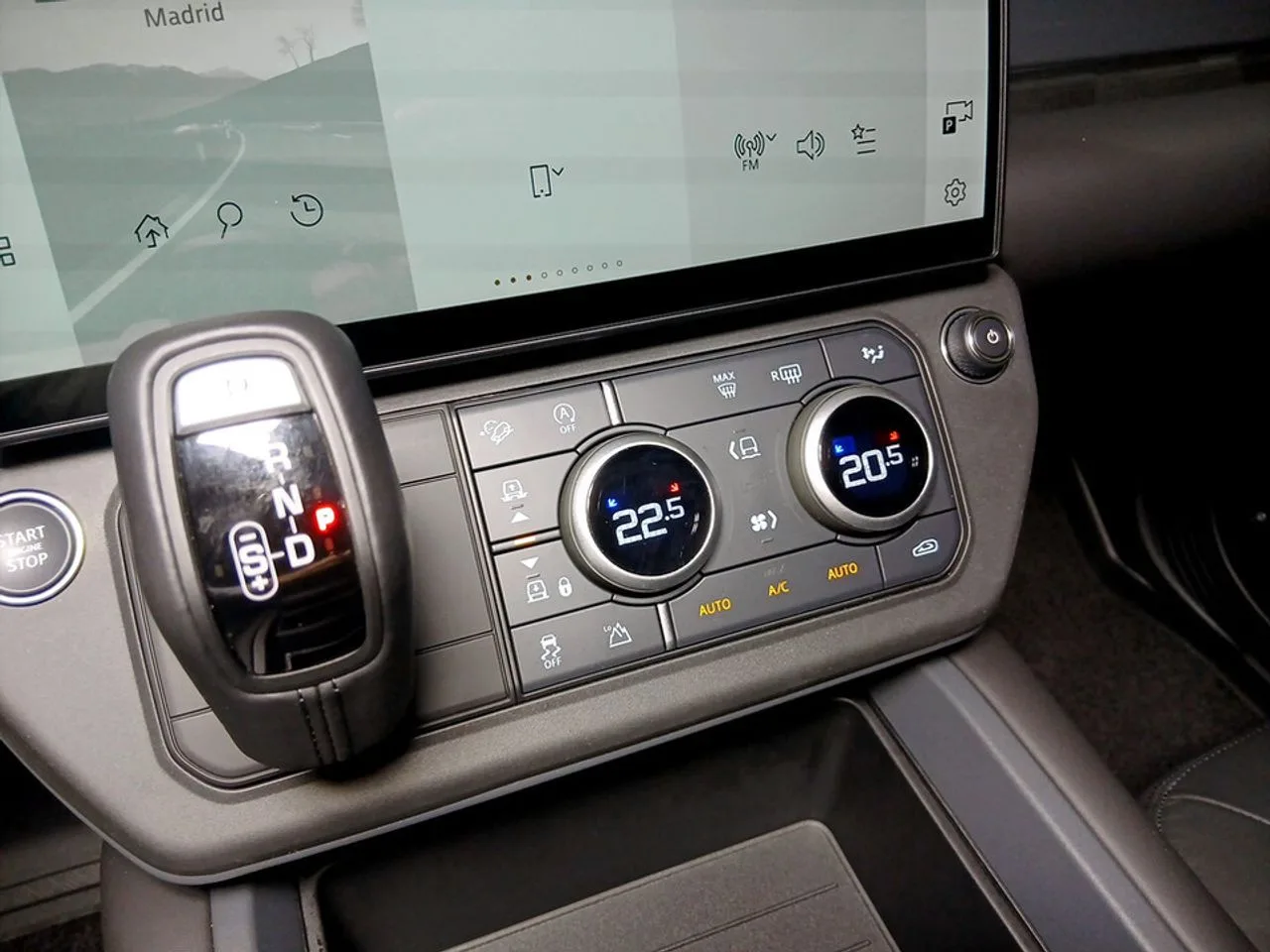 2025 Land Rover Defender, 17/22