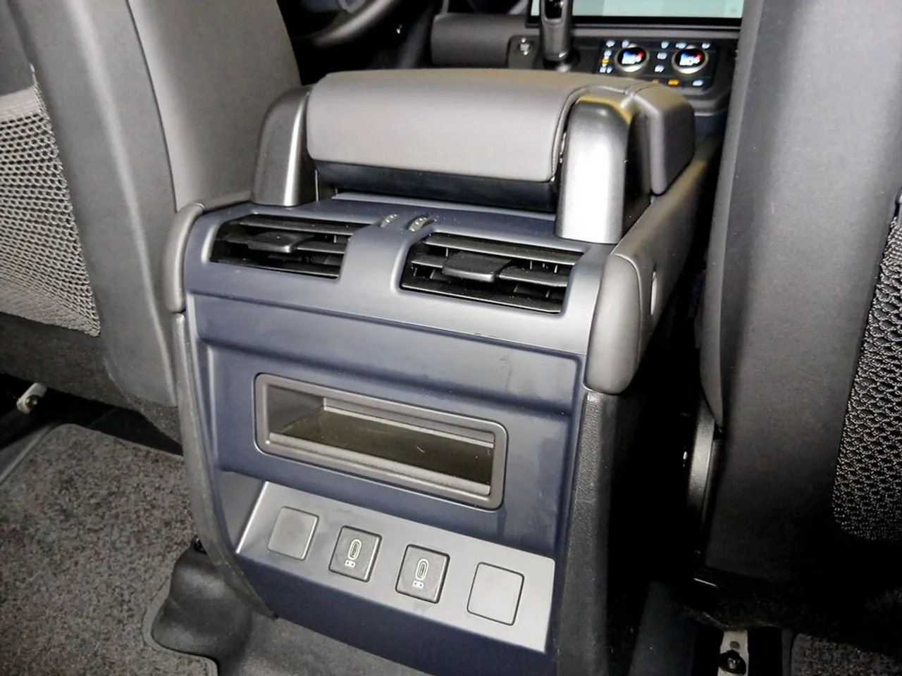2025 Land Rover Defender, 19/22