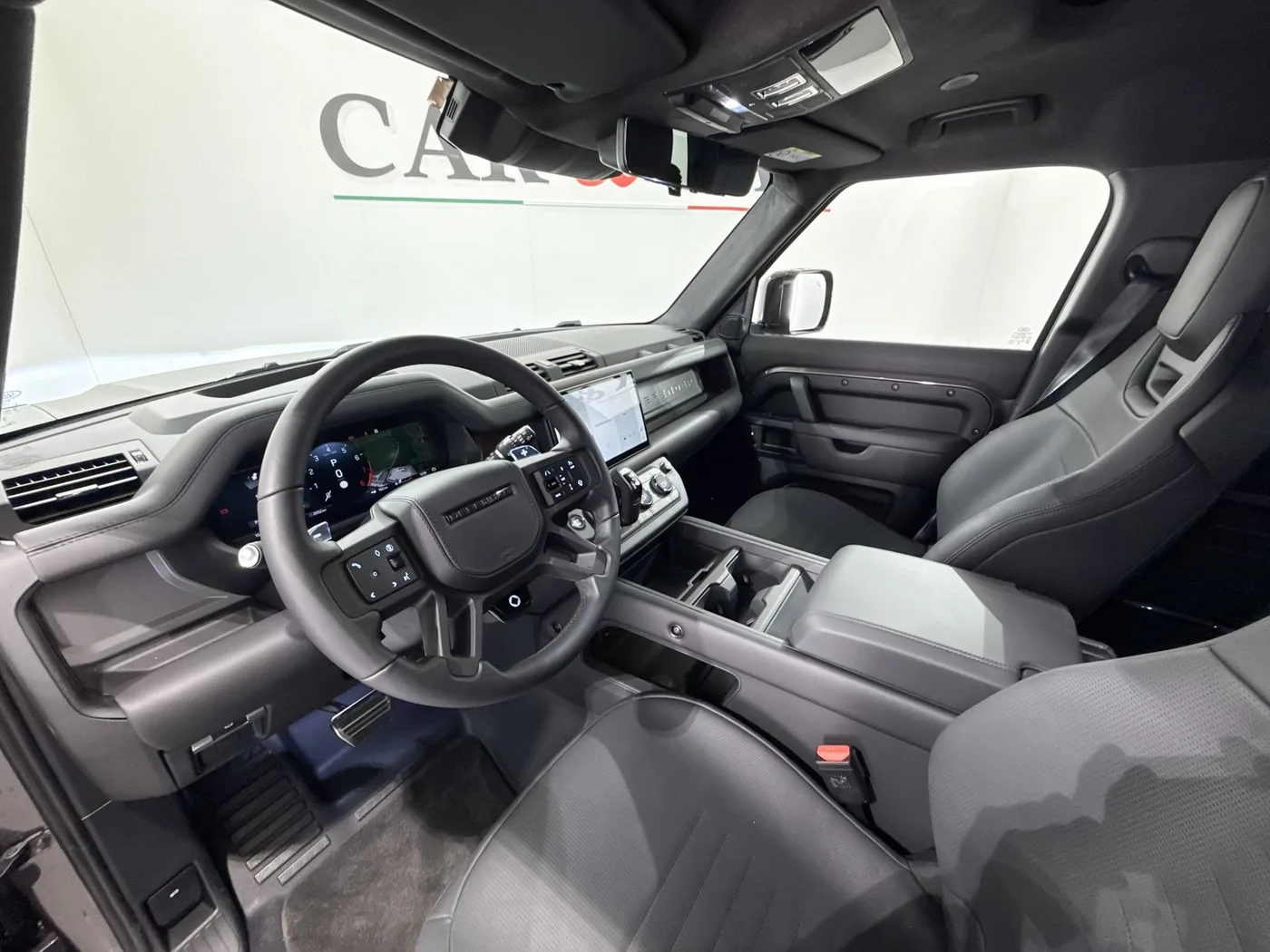 2025 Land Rover Defender OCTA offered by a supercar dealer in Zibido San Giacomo, Italy, photo 21 of 25