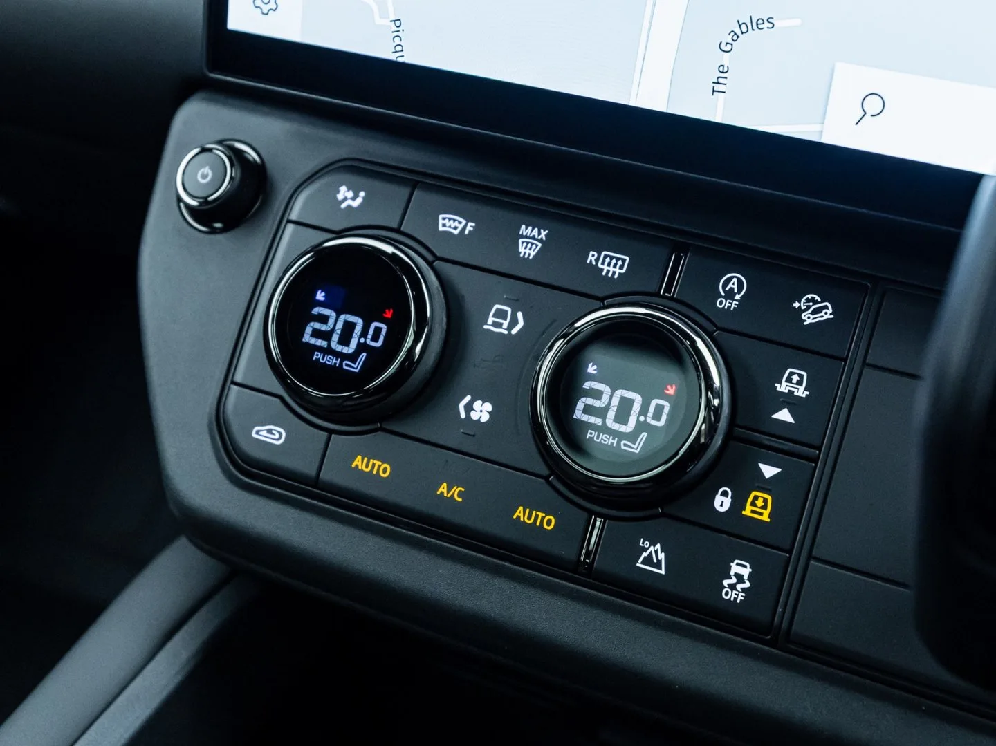 2025 Land Rover Defender OCTA Black, 6/30