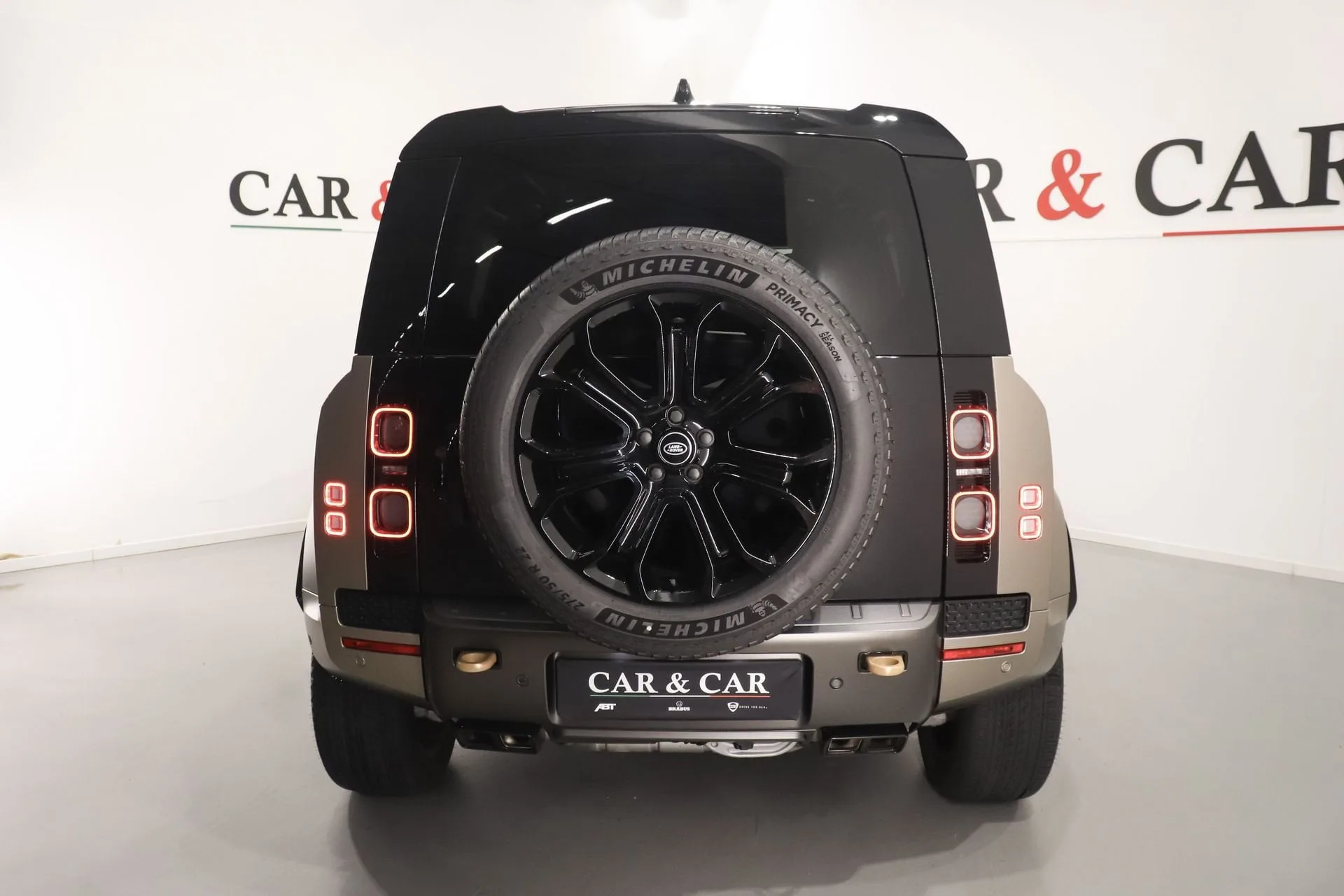 2025 Land Rover Defender OCTA, 4/25