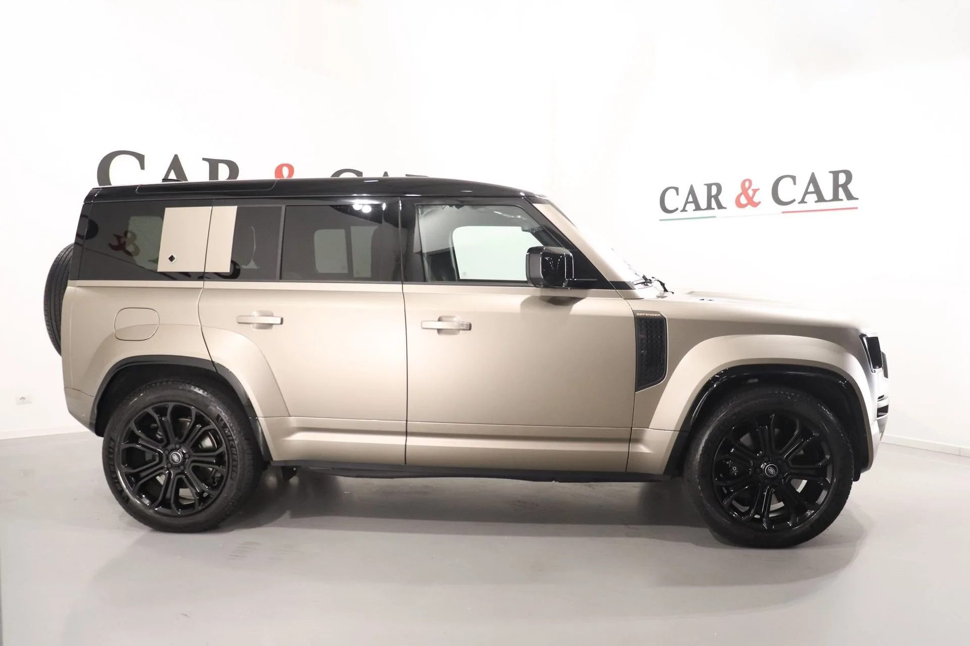 2025 Land Rover Defender OCTA, 5/25