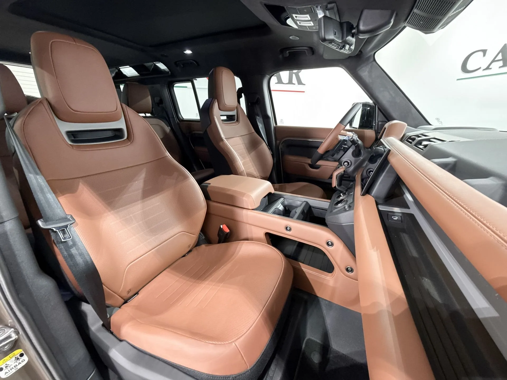 2025 Land Rover Defender OCTA, 14/25