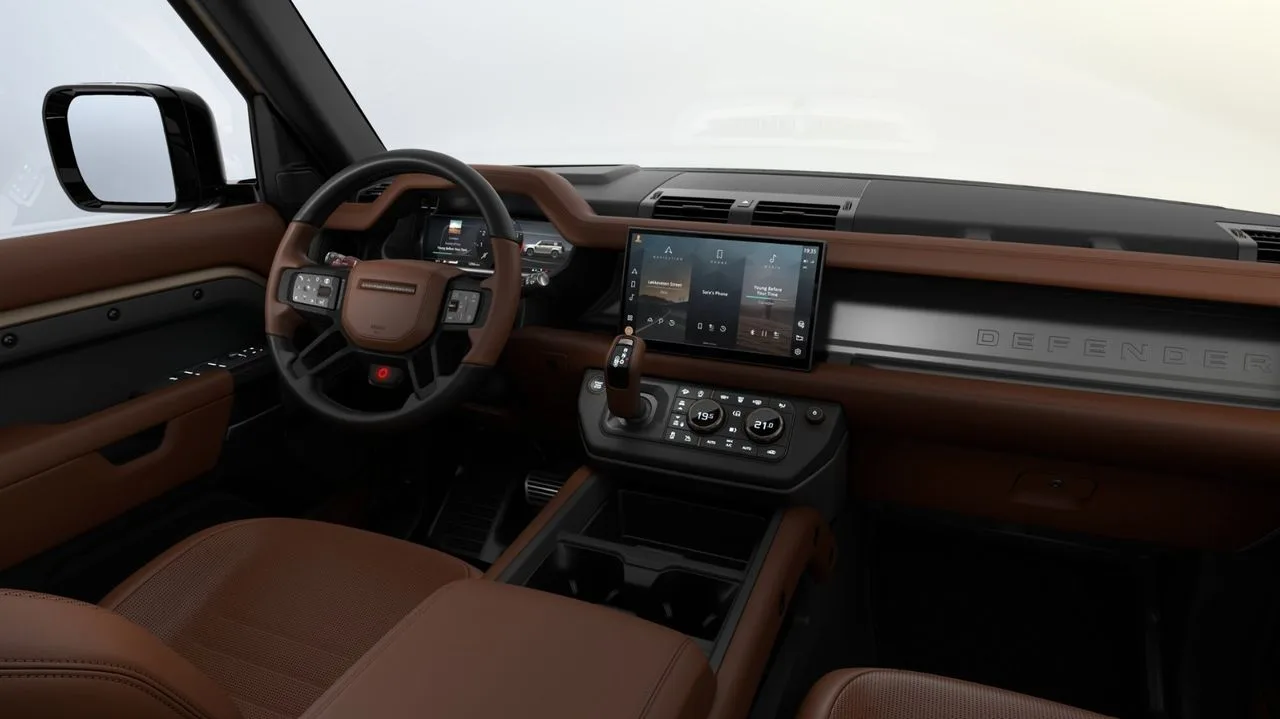 2025 Land Rover Defender OCTA, 5/6
