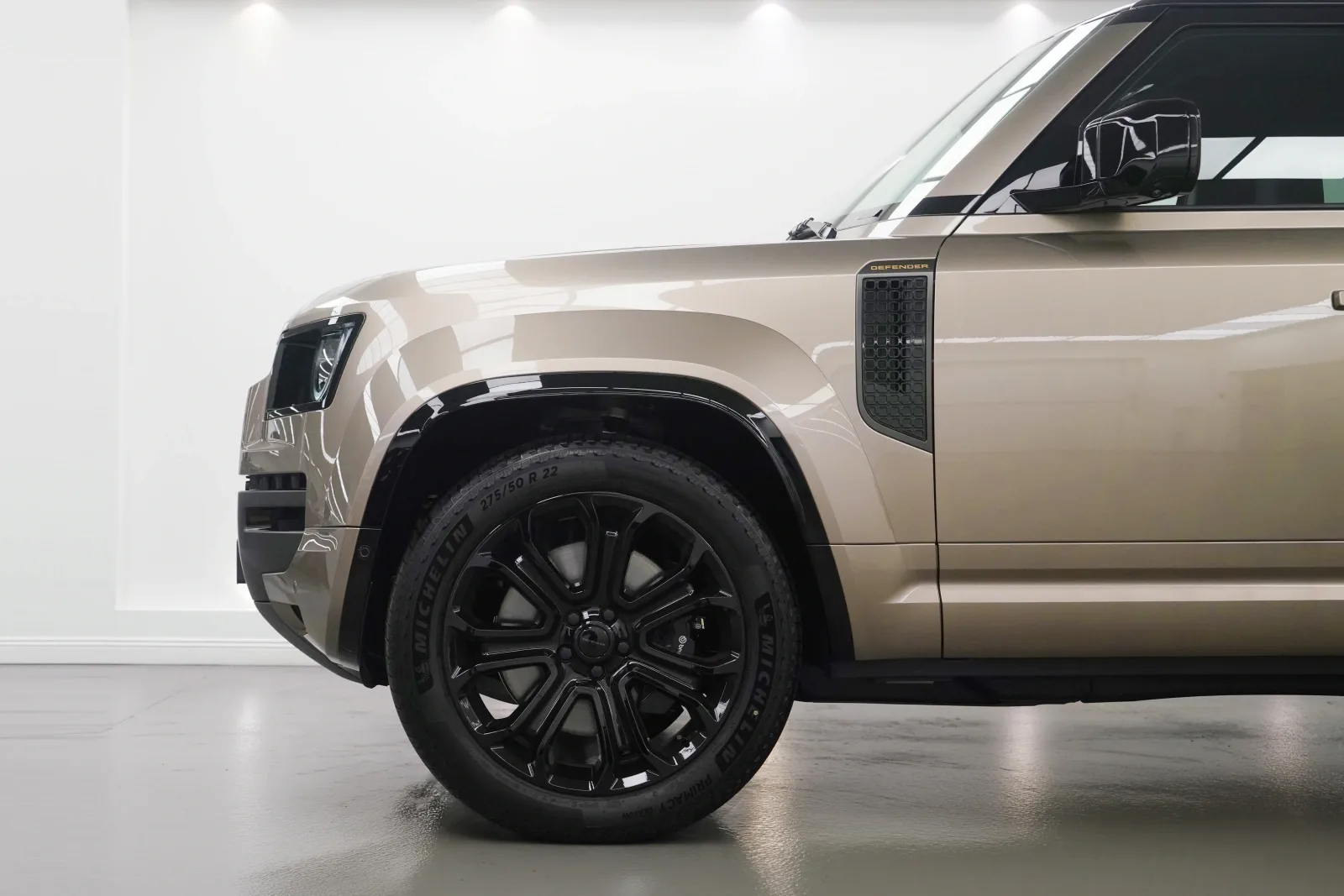 2025 Land Rover Defender OCTA, 6/14