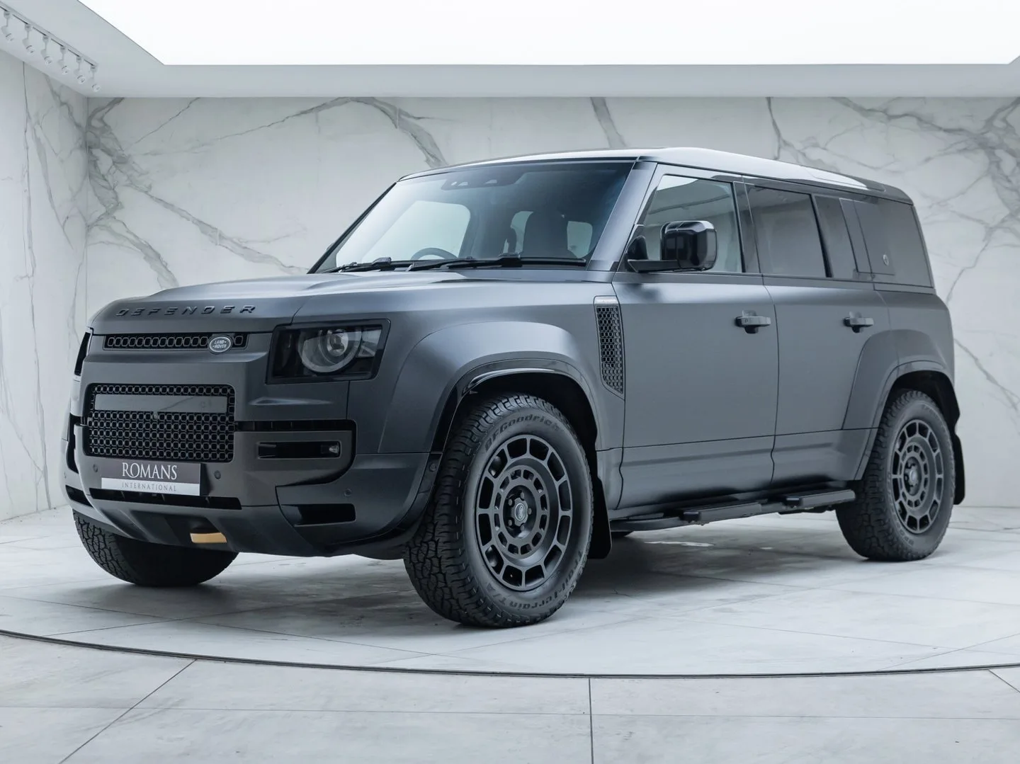 2025 Land Rover Defender Octa Edition One offered by a specialist dealer in Banstead, United Kingdom, main photo