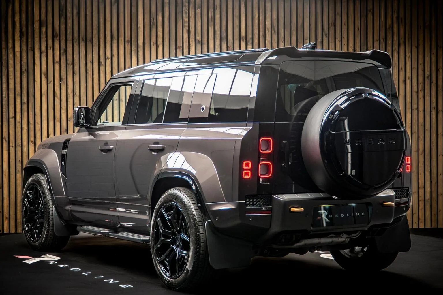 2025 Land Rover Defender OCTA Urban Automotive, 3/30