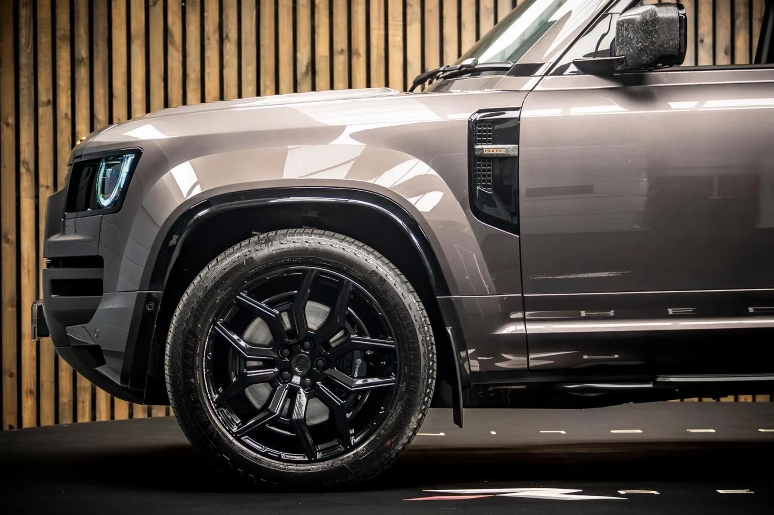 2025 Land Rover Defender OCTA Urban Automotive, 8/30