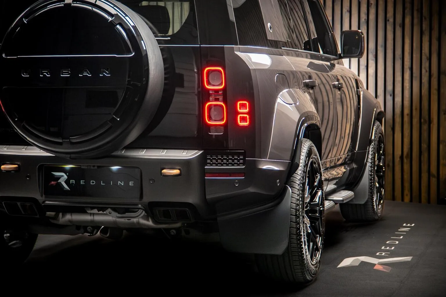 2025 Land Rover Defender OCTA Urban Automotive, 21/30