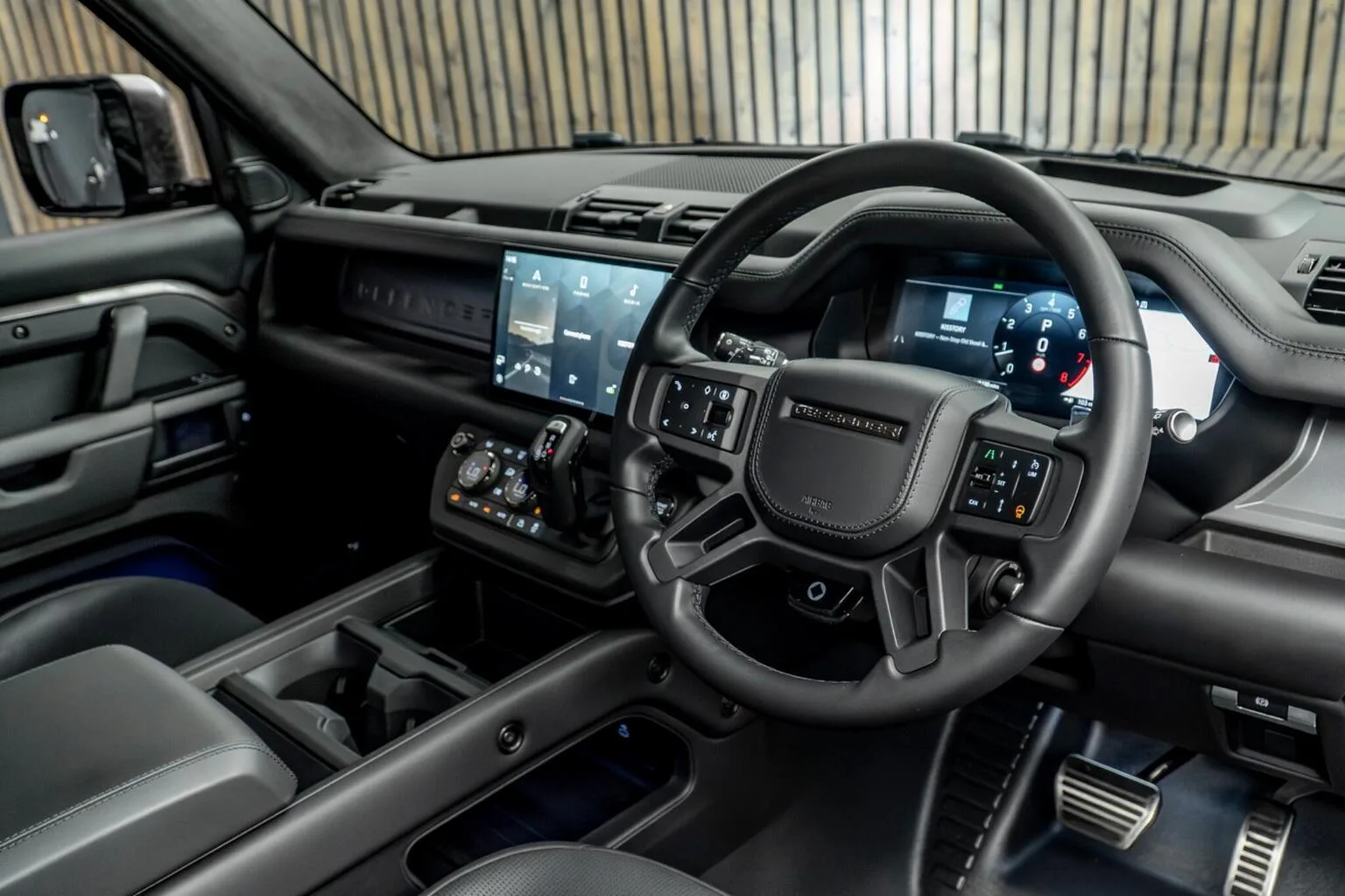 2025 Land Rover Defender OCTA Urban Automotive, 23/30