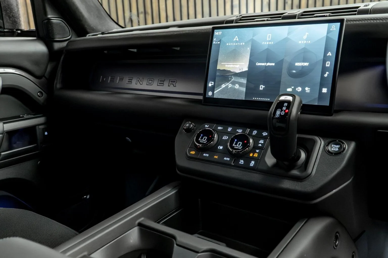 2025 Land Rover Defender OCTA Urban Automotive, 25/30
