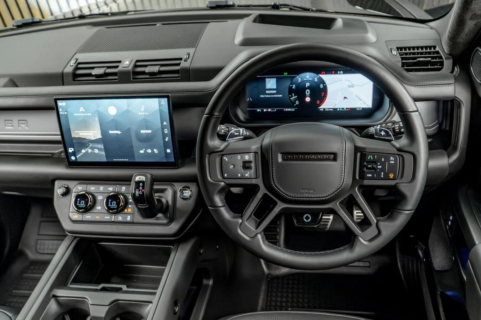 2025 Land Rover Defender OCTA Urban Automotive, 26/30