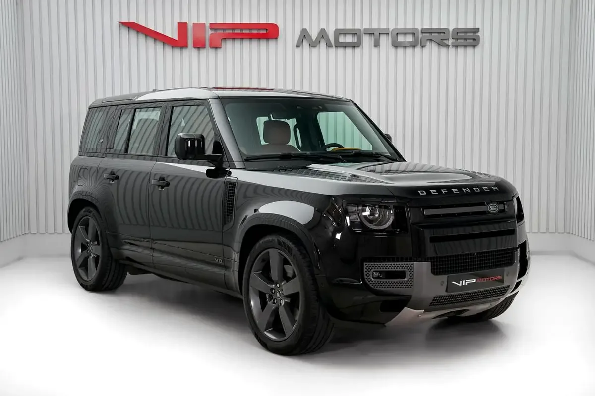 2025 Land Rover Defender 110 V8 P525, 3/12