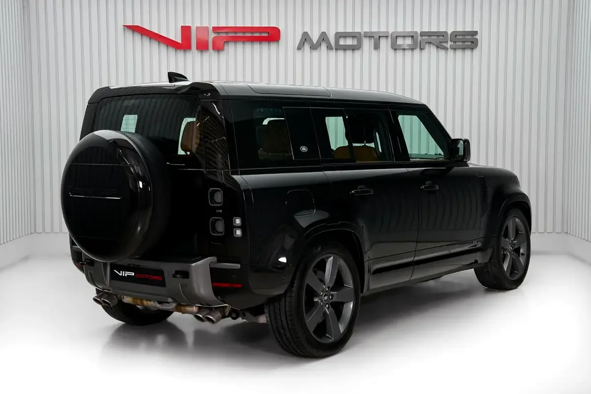 2025 Land Rover Defender 110 V8 P525, 4/12