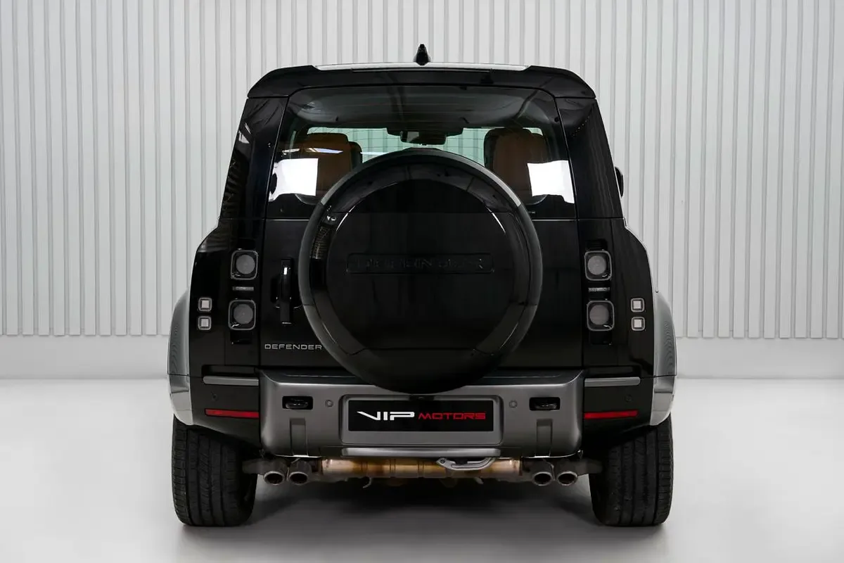 2025 Land Rover Defender 110 V8 P525, 5/12