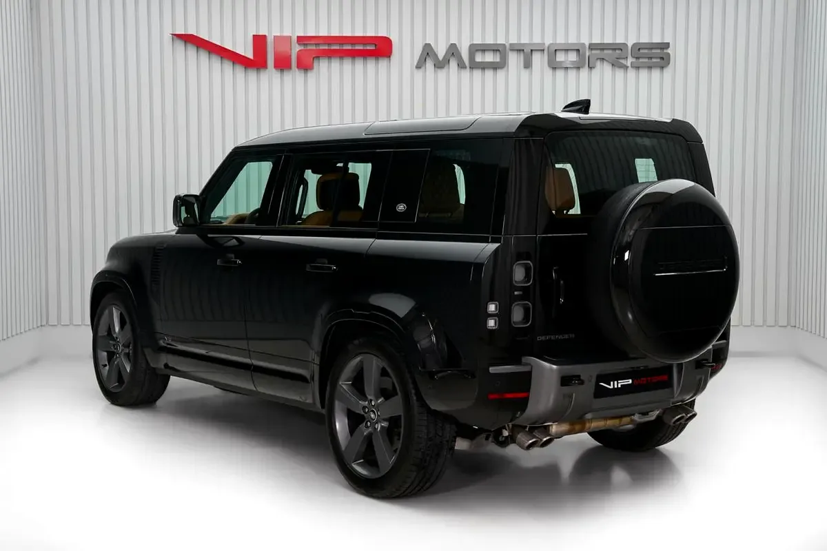 2025 Land Rover Defender 110 V8 P525, 6/12