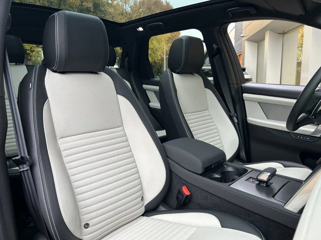 2025 Land Rover Discovery Sport P270e Dynamic Edition, 4/30