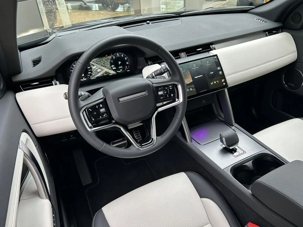 2025 Land Rover Discovery Sport P270e Dynamic Edition, 7/30