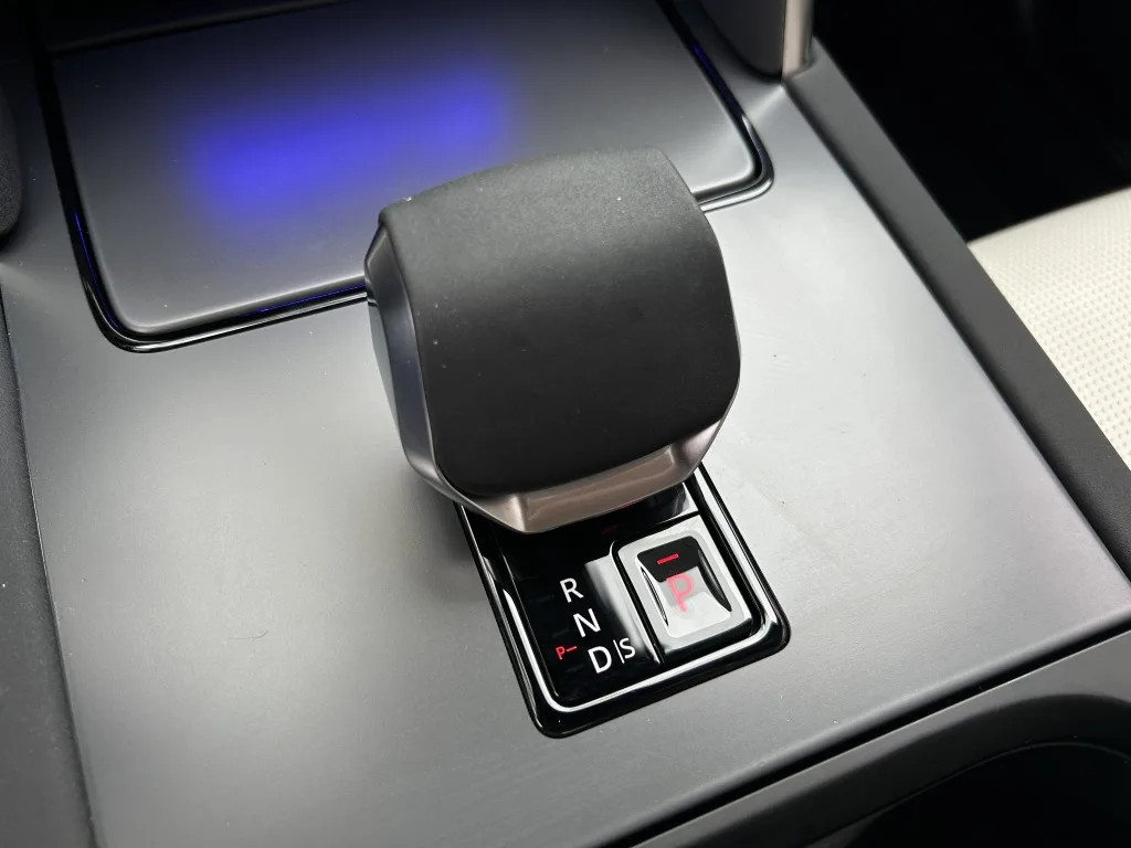 2025 Land Rover Discovery Sport P270e Dynamic Edition, 9/30