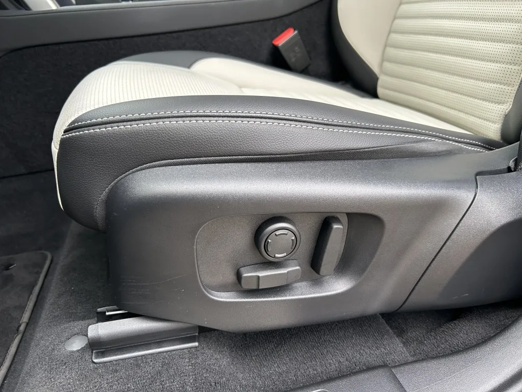 2025 Land Rover Discovery Sport P270e Dynamic Edition, 14/30