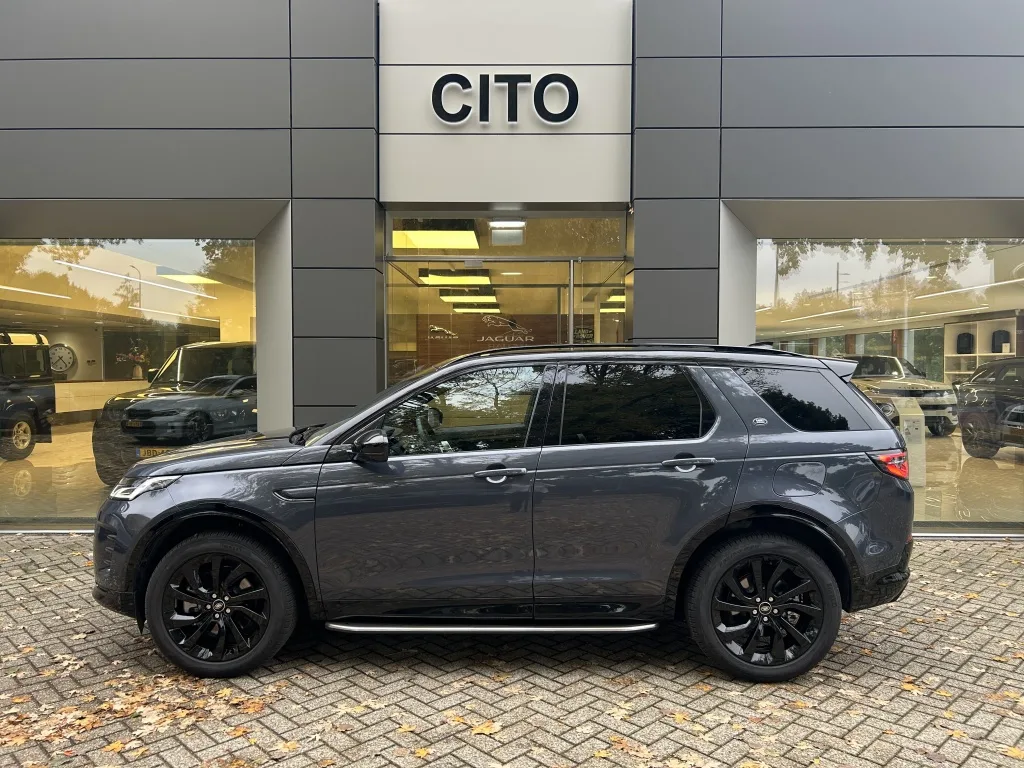 2025 Land Rover Discovery Sport P270e Dynamic SE, 2/30