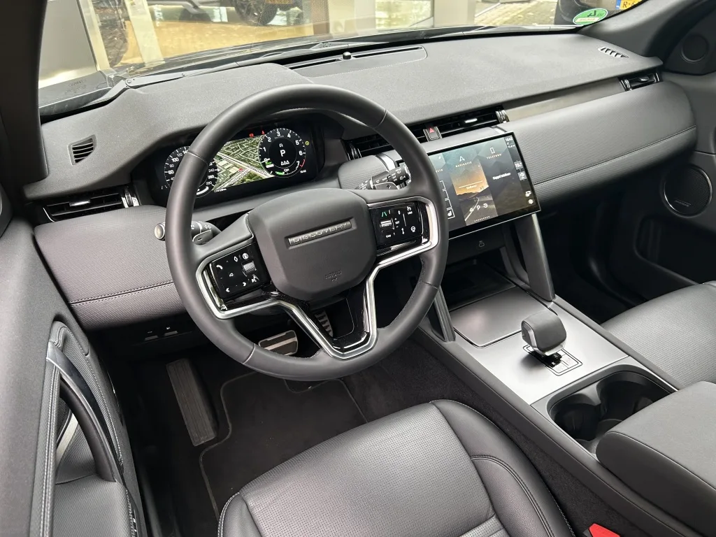 2025 Land Rover Discovery Sport P270e Dynamic SE, 7/30