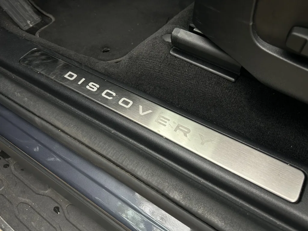 2025 Land Rover Discovery Sport P270e Dynamic SE, 13/30
