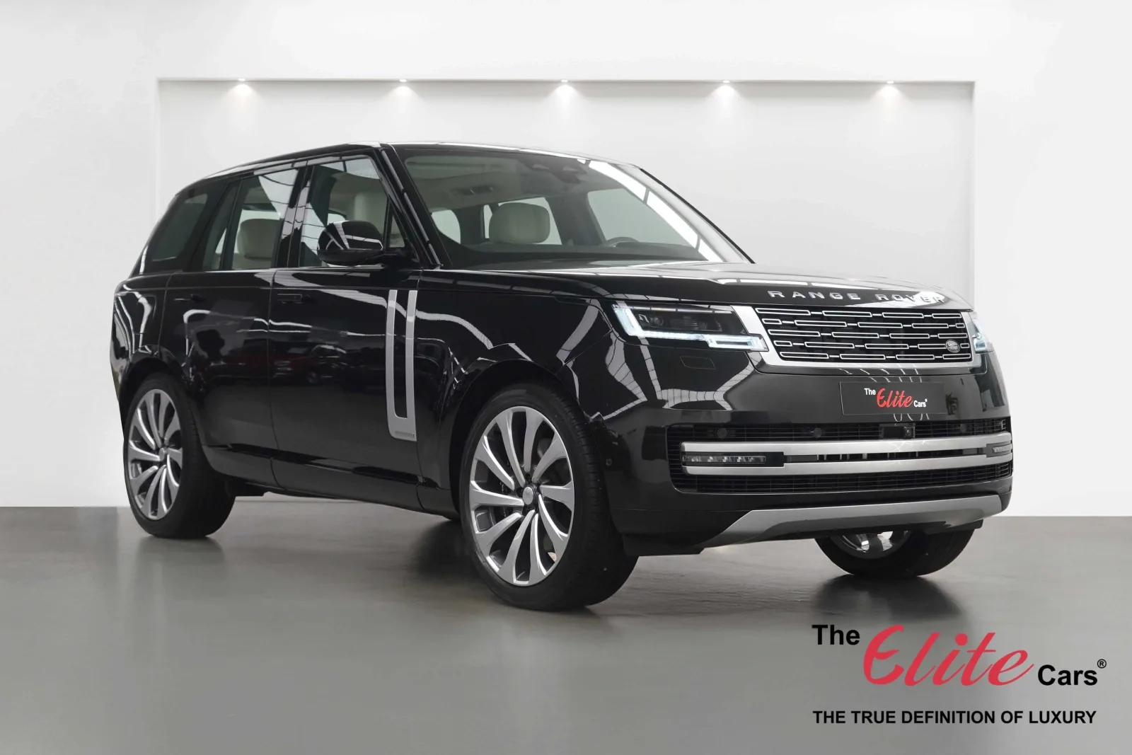 2025 Land Rover Range Rover Autobiography P530 offered by a specialist dealer in Dubai, United Arab Emirates, main photo