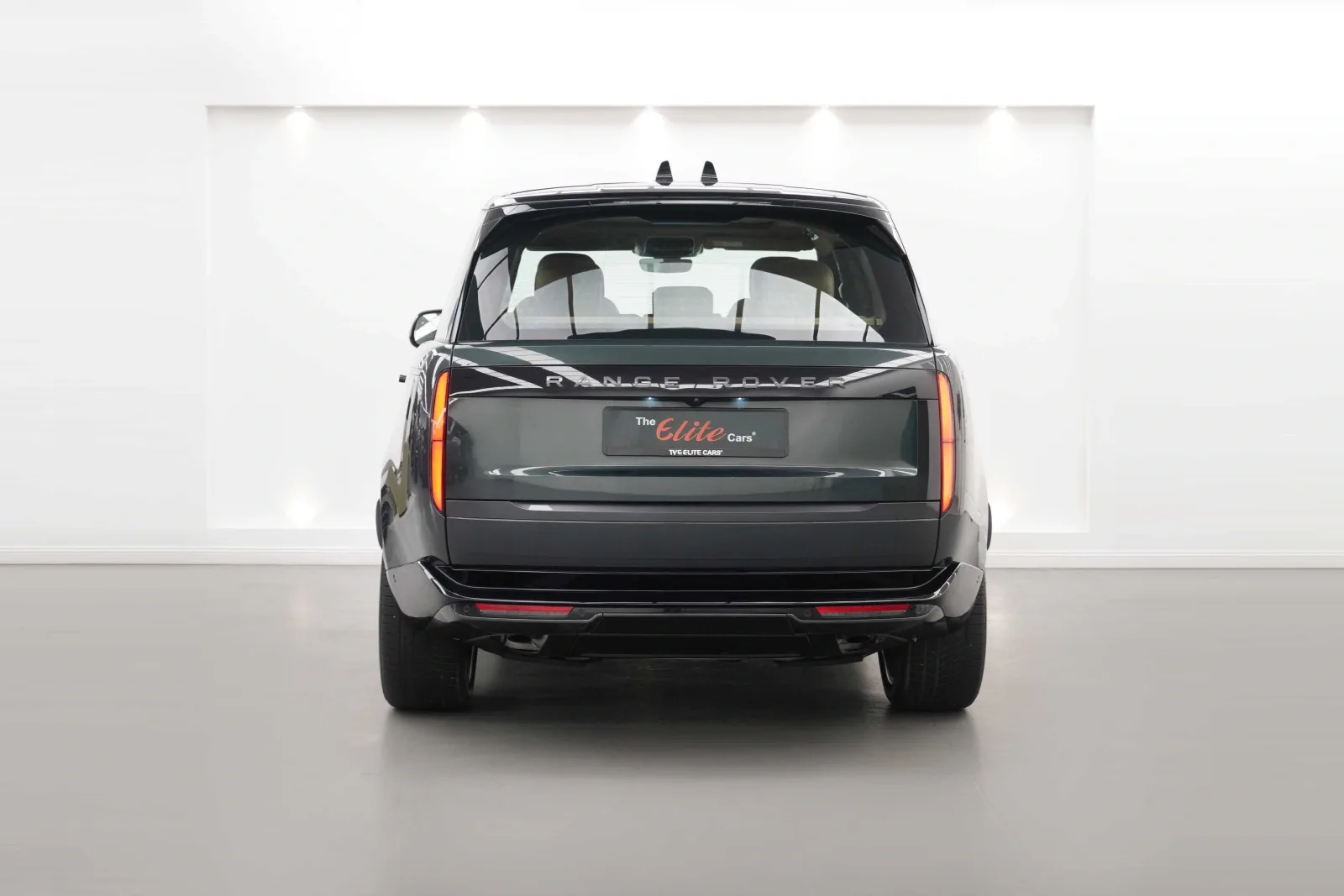 2025 Land Rover Range Rover Autobiography P400, 3/17