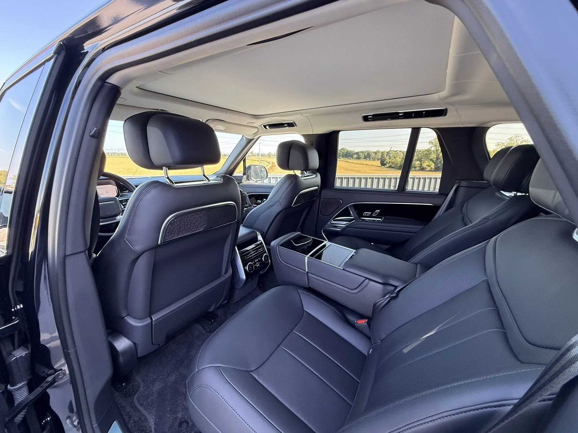 2025 Land Rover Range Rover, 12/21