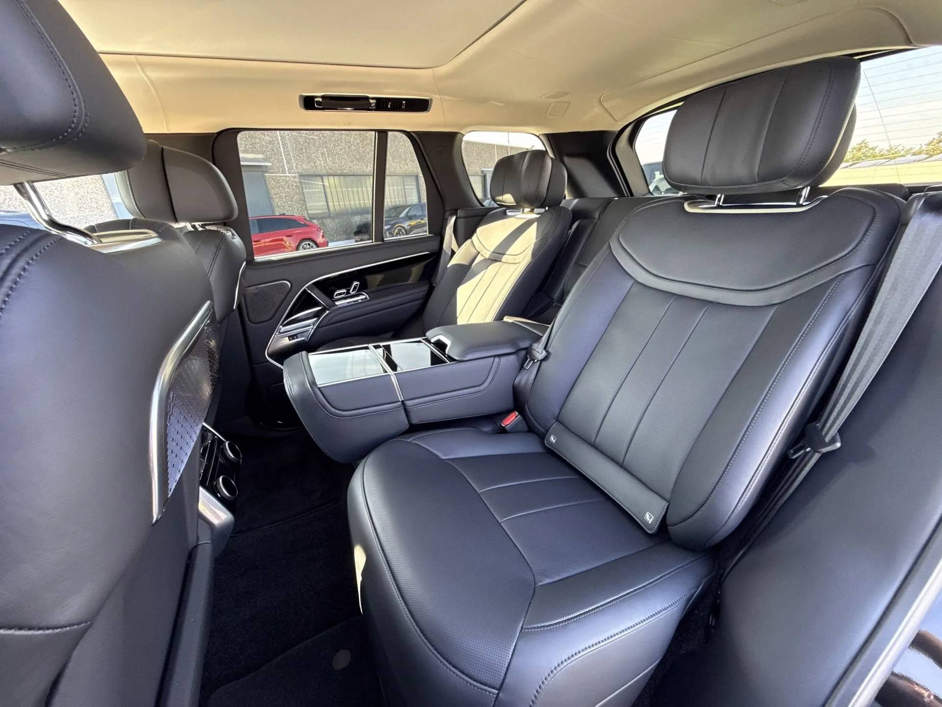 2025 Land Rover Range Rover, 16/21