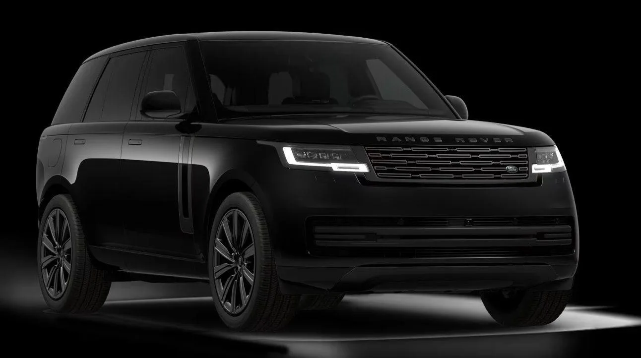 2025 Land Rover Range Rover P460e HSE offered by a specialist dealer in Naarden, Netherlands, main photo