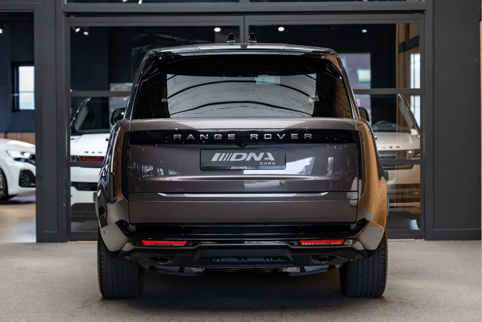 2025 Land Rover Range Rover P460e HSE, 4/30