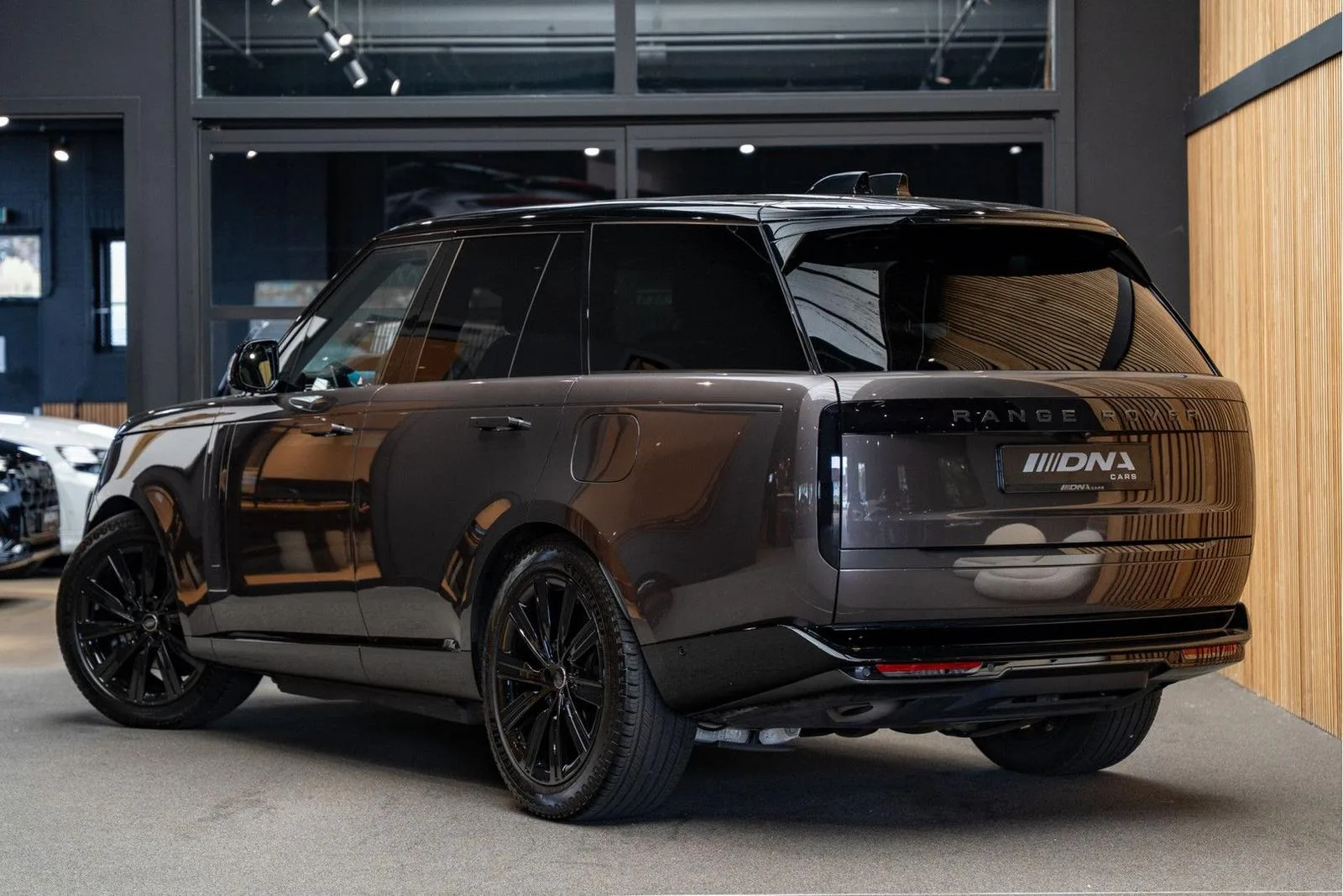 2025 Land Rover Range Rover P460e HSE, 5/30