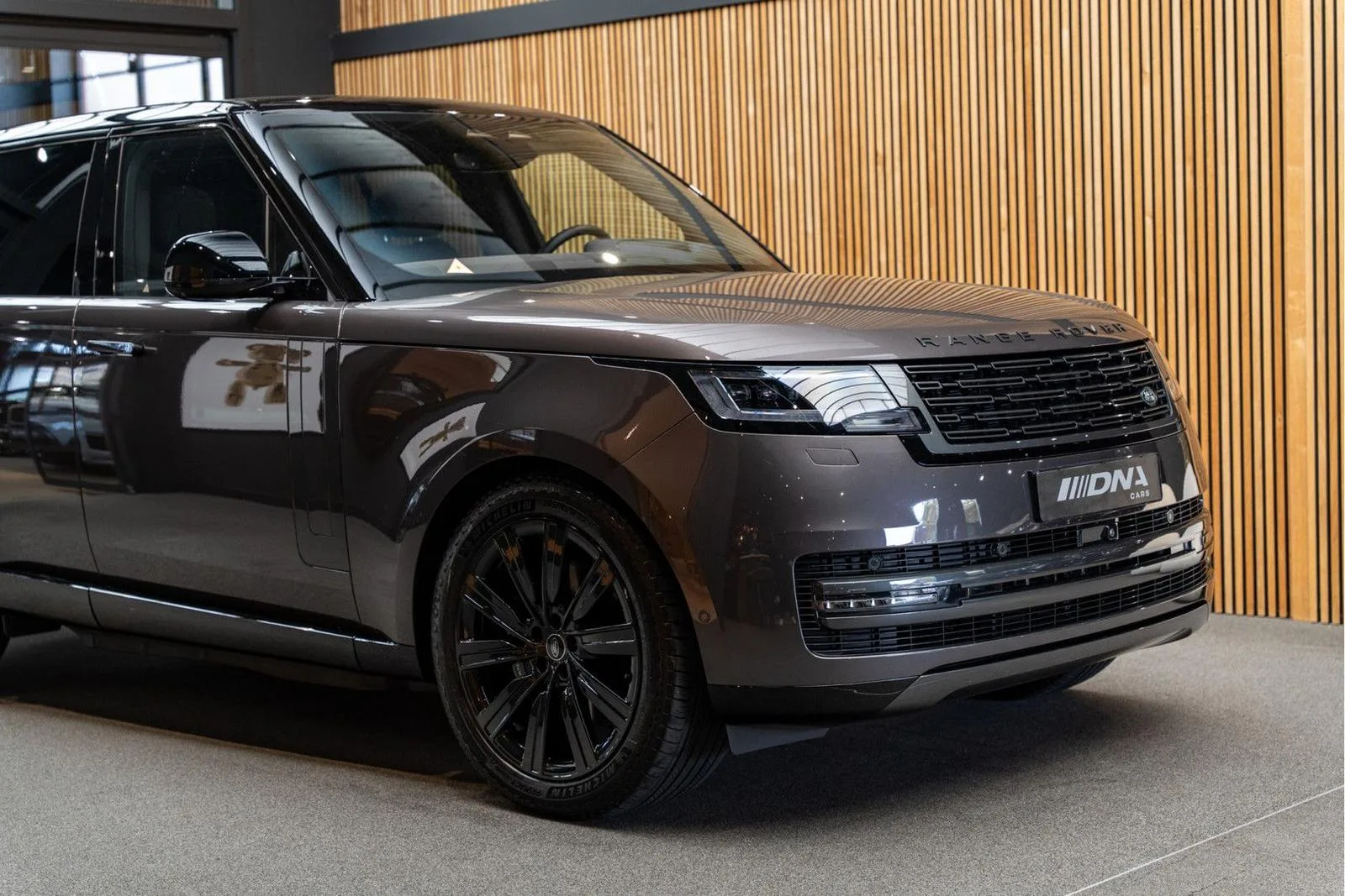 2025 Land Rover Range Rover P460e HSE, 11/30