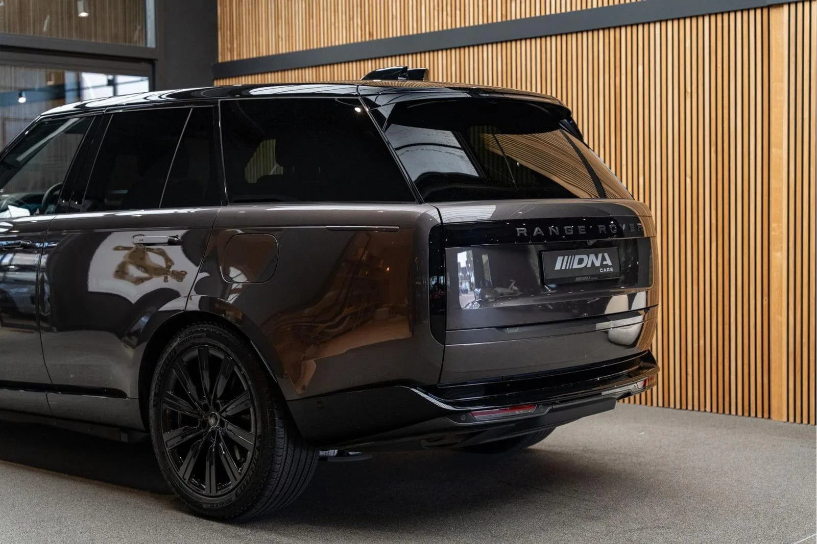 2025 Land Rover Range Rover P460e HSE, 13/30