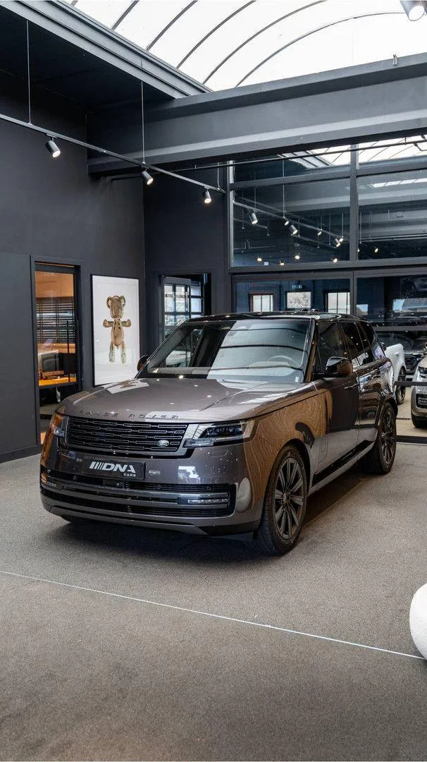 2025 Land Rover Range Rover P460e HSE, 14/30