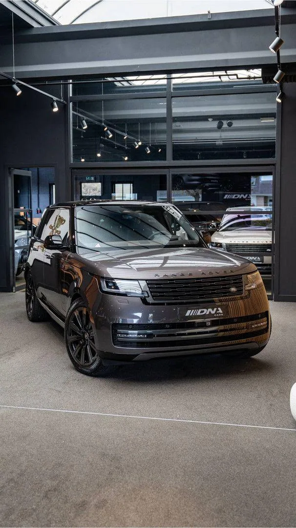 2025 Land Rover Range Rover P460e HSE, 20/30
