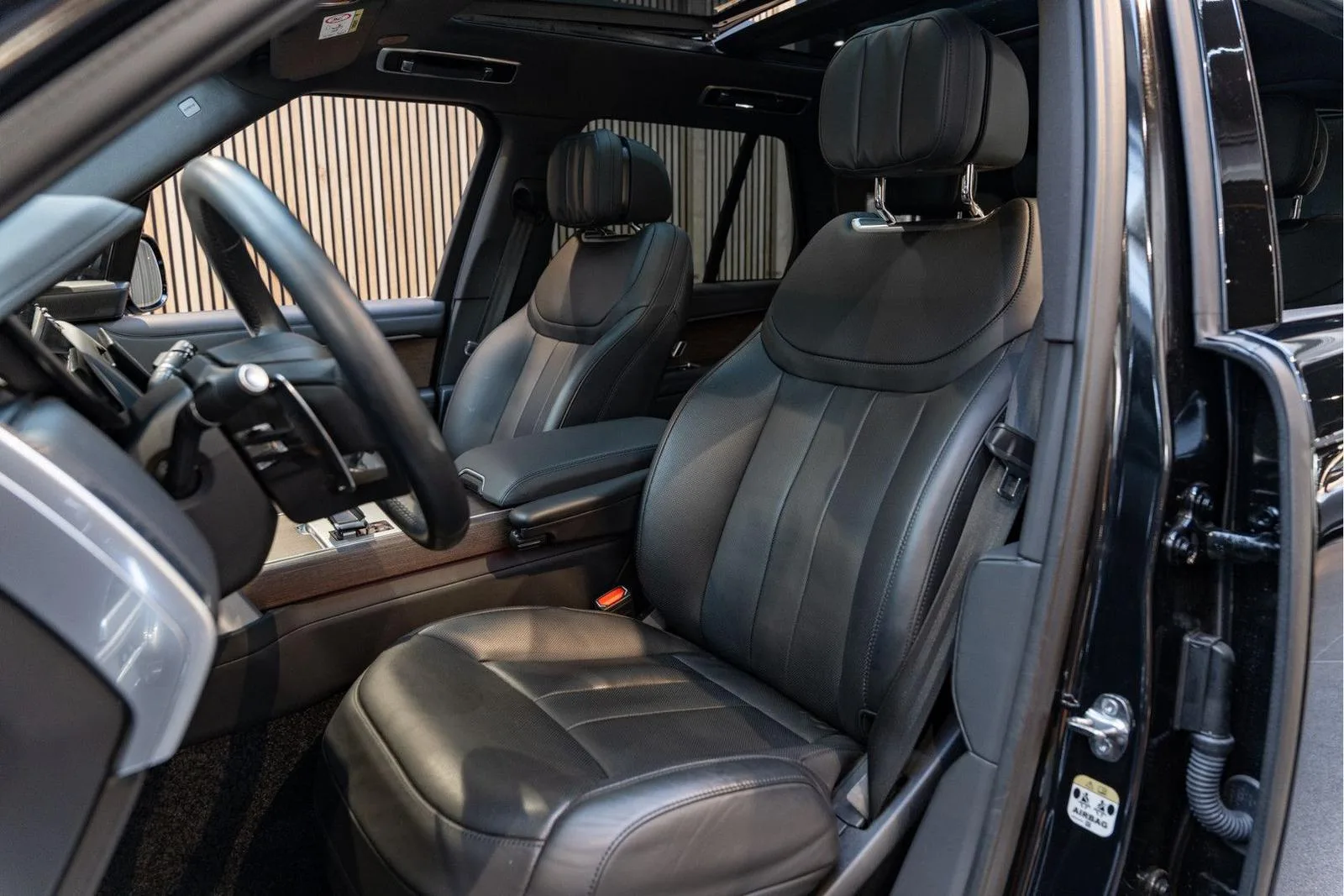 2025 Land Rover Range Rover P460e HSE, 9/30