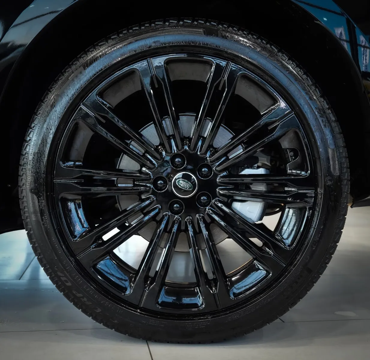 2025 Land Rover Range Rover HSE, 9/23