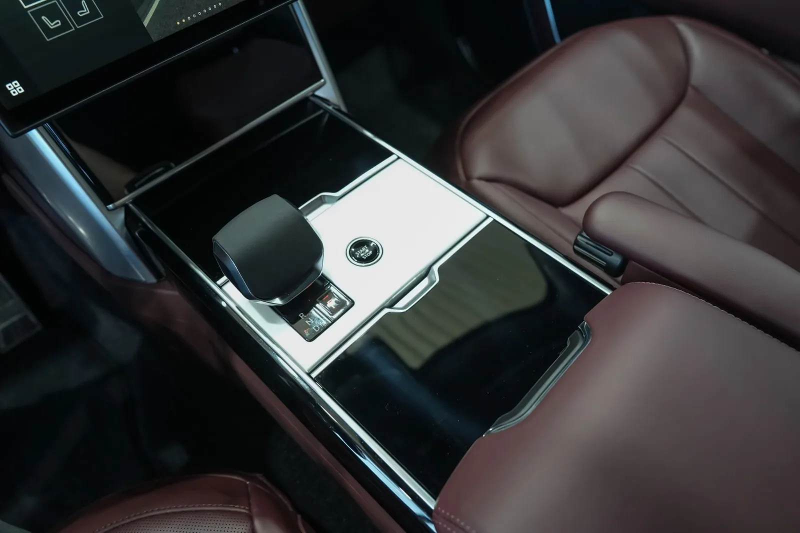 2025 Land Rover Range Rover HSE, 21/23