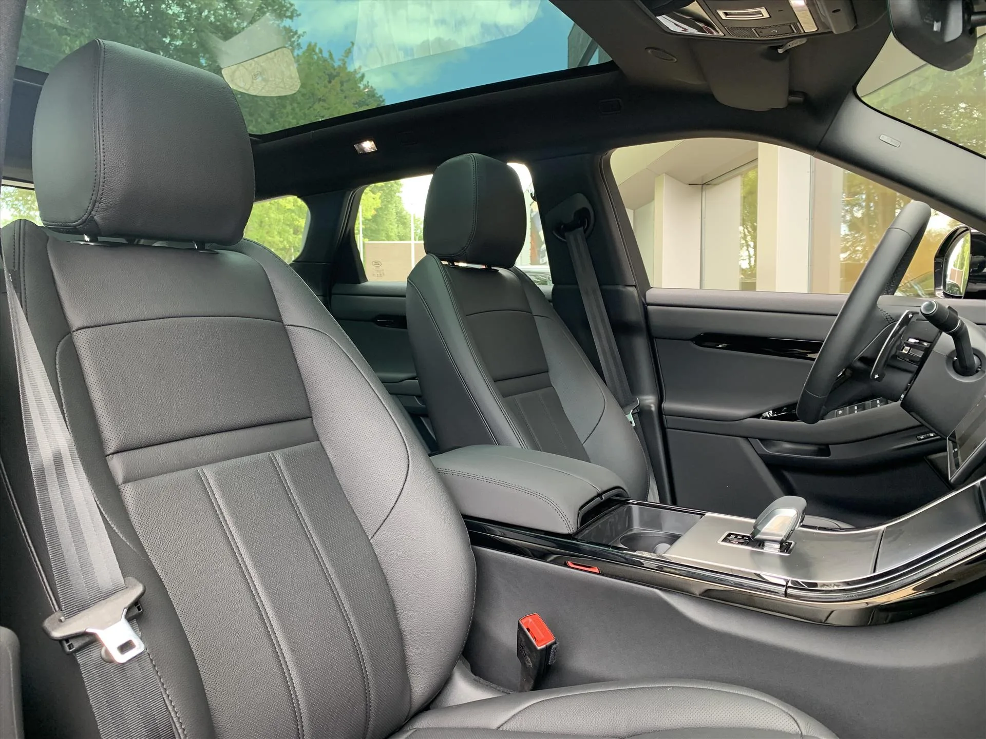 2025 Land Rover Range Rover Evoque, 4/30