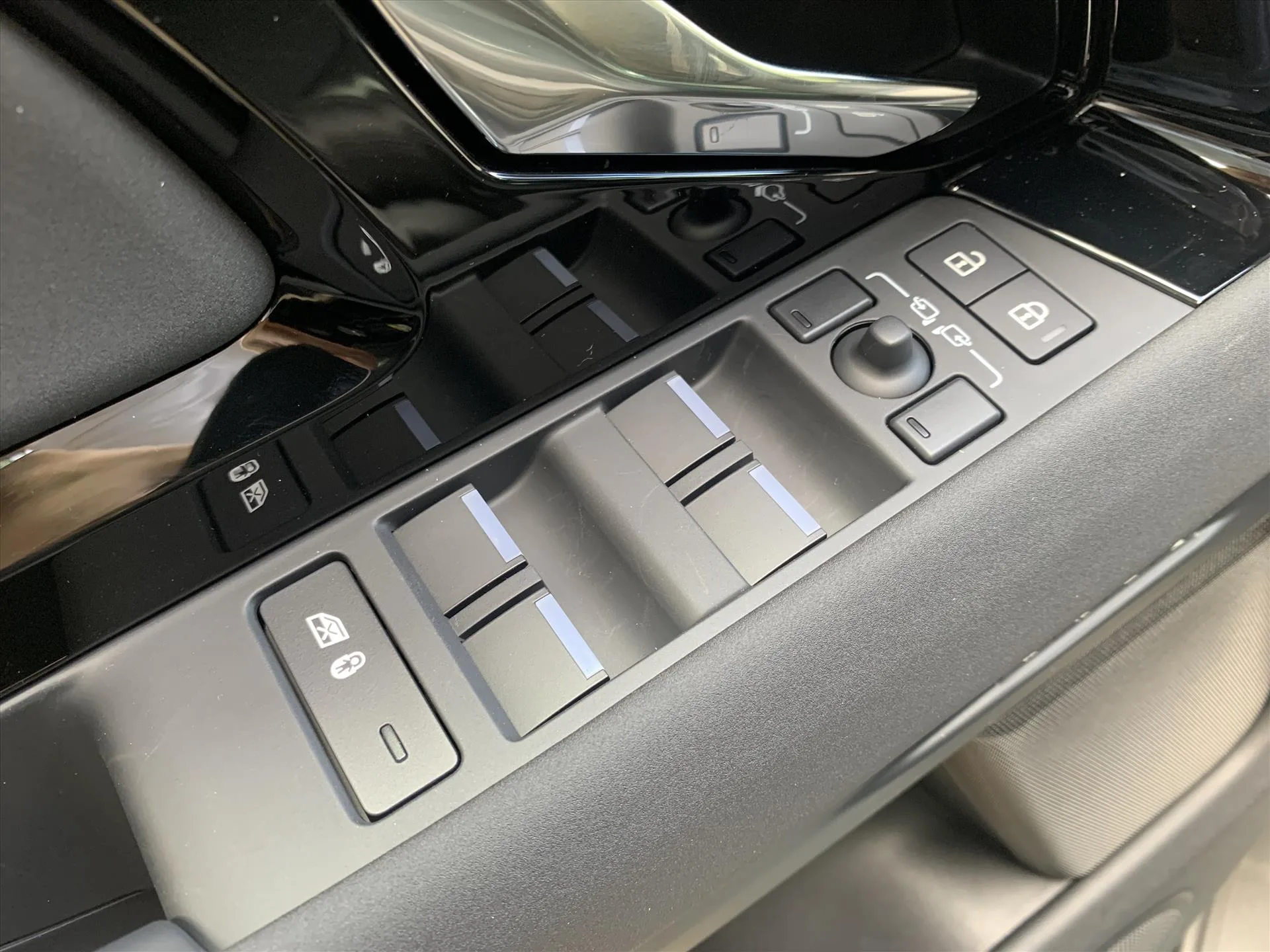 2025 Land Rover Range Rover Evoque, 9/30